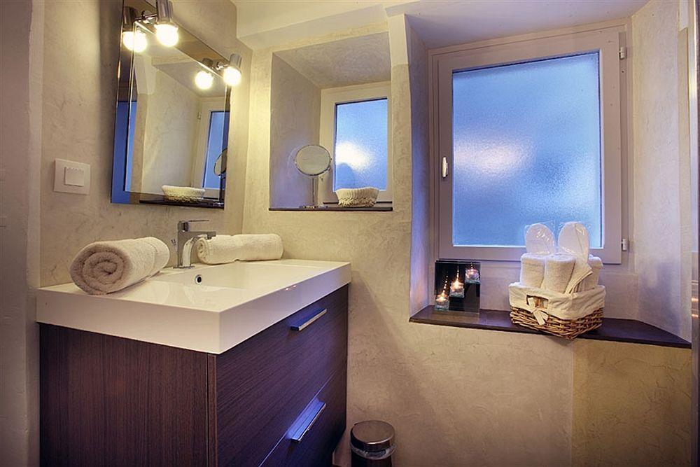 Les Suites De Sautet Chambéry Exteriör bild